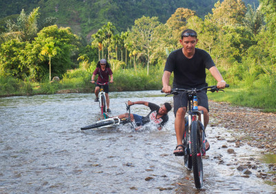 bersepeda lembah harau