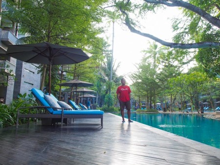 kolam renang marriot