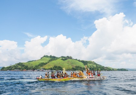 Tarian Isosolo di Festival Danau Sentani 2015
