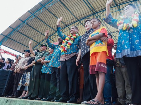 Tarian Isosolo Festival danau sentani