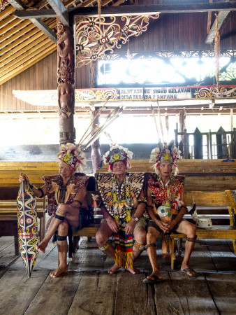 dayak kenya desa pampang samarinda